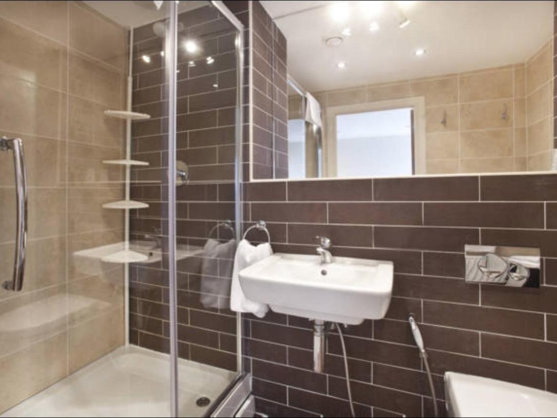 Churchill Two Bedroom Apartments With Free Parking And The Minster View York Zewnętrze zdjęcie