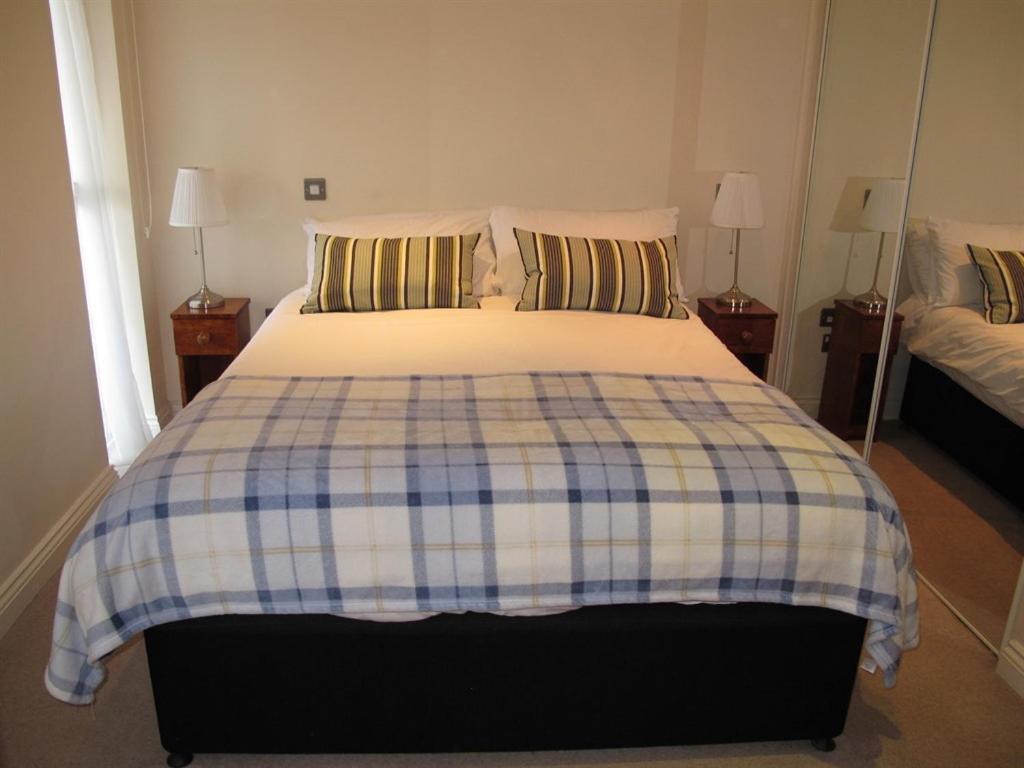 Churchill Two Bedroom Apartments With Free Parking And The Minster View York Pokój zdjęcie