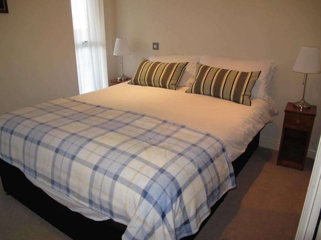 Churchill Two Bedroom Apartments With Free Parking And The Minster View York Zewnętrze zdjęcie